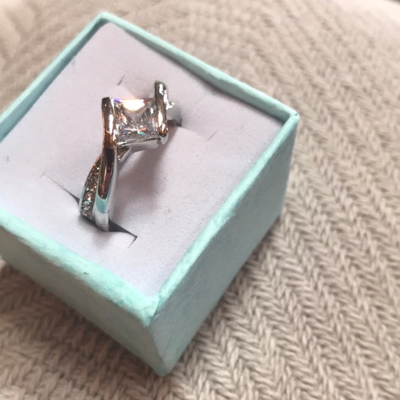 crystal ring - Picture 2 of 3